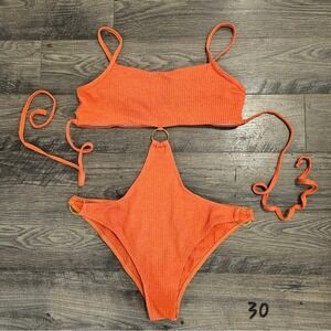 szL Cutout High Cut Gold Accent Ribbed Beach Shore Spring Break Vacay Monokini